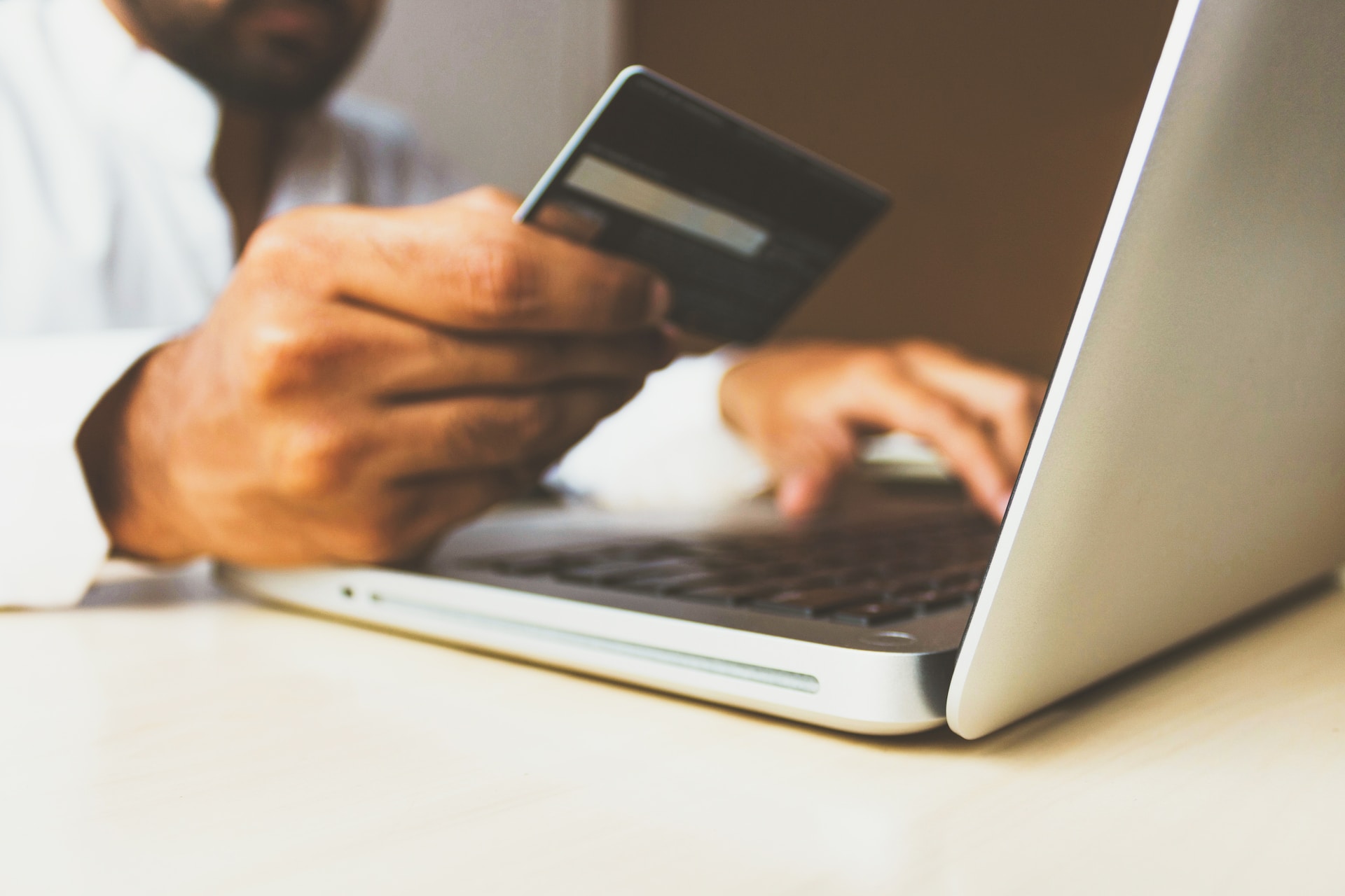 Struggling to save? Here is a list of top 10 things you can do to increase your savings!